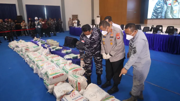TNI AL, BNN, BIN, dan Bareskrim Tangkap Kapal Asing MV King Sun di Batam, Narkoba Senilai Rp4,5 Triliun Diamankan