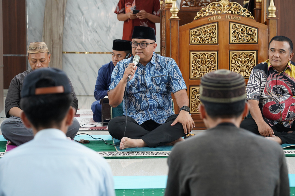 Kapolda Irjen Pol Adi Deriyan Jayamarta di Masjid Jabal Rahmah