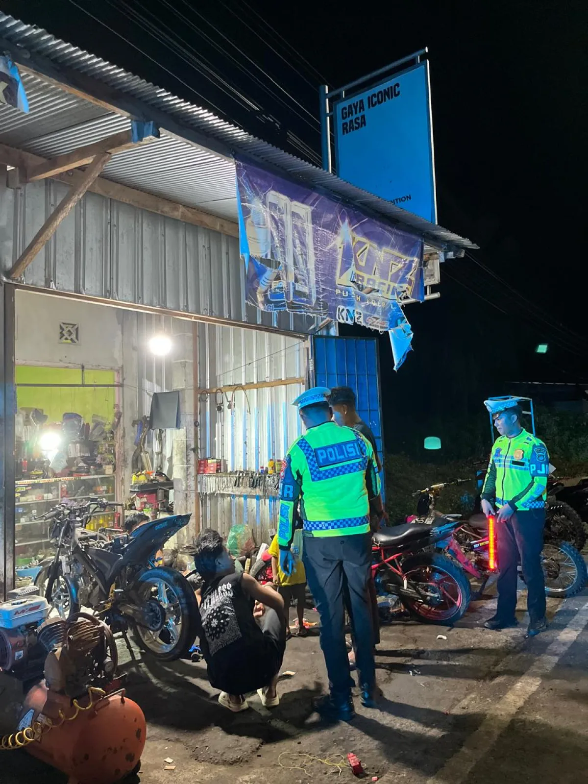 Cerita Polantas Polda Sulbar, Menjaga Malam Panjang, Merawat Rasa Aman