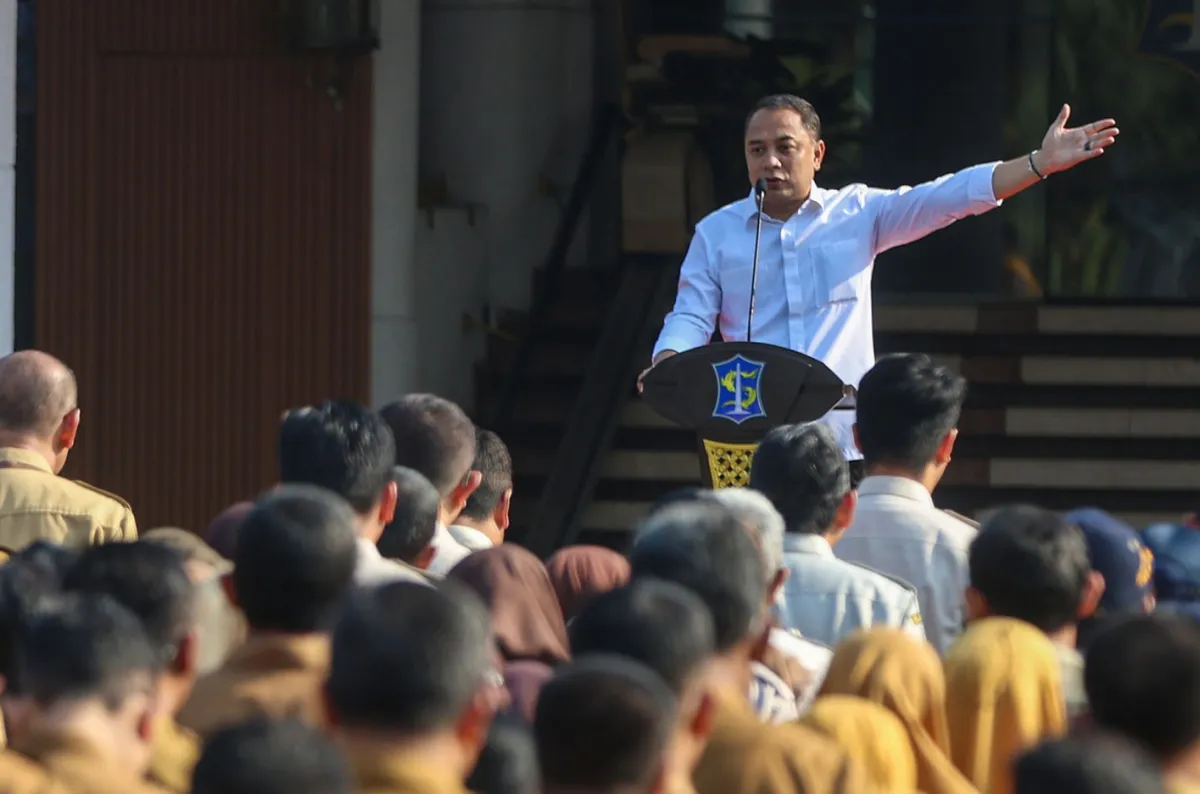 Ancam Berikan Bendera Hitam hingga Copot Kadis, Wali Kota Eri Minta Data Bansos Ditentukan Lewat Musyawarah RT