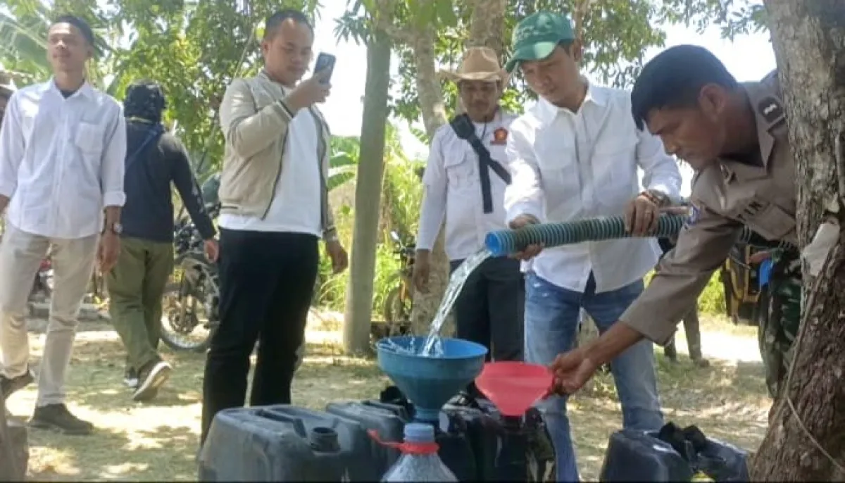 Bantuan air bersih dari Partai Gerindra Nganjuk untuk warga (Istimewa)