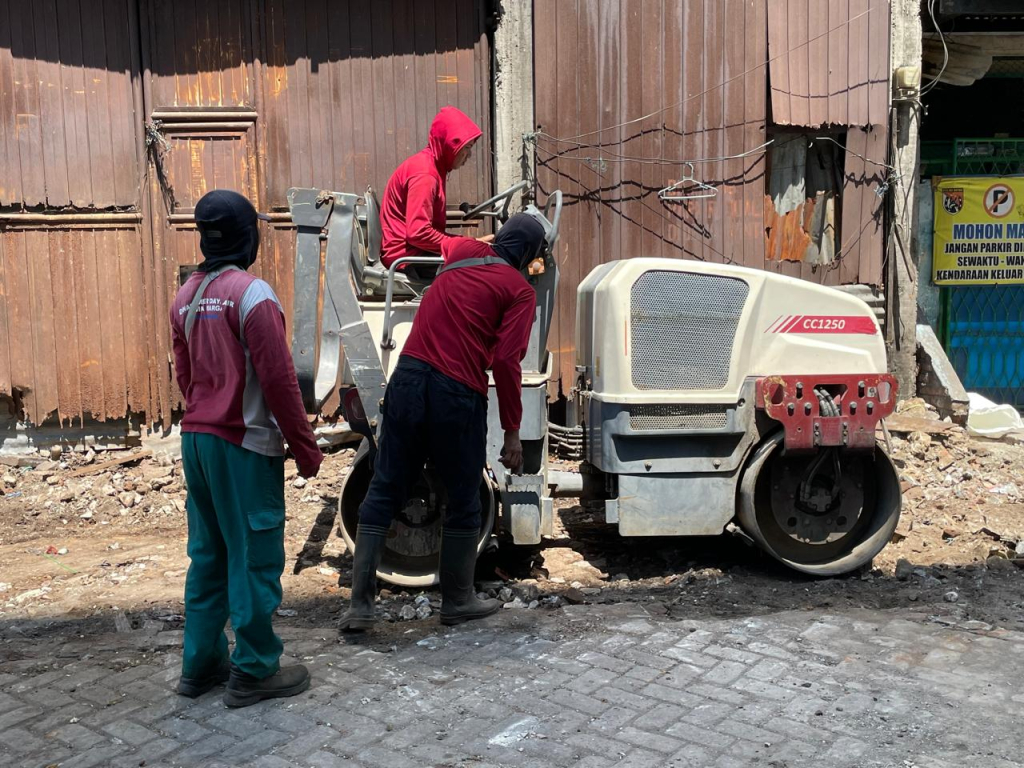 Pengaspalan jalan Jagir Wonokromo Surabaya