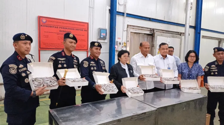 KKP Temukan 144 Ton Udang Vannamei Impor di PT PT Bumi Menara Internusa Lamongan