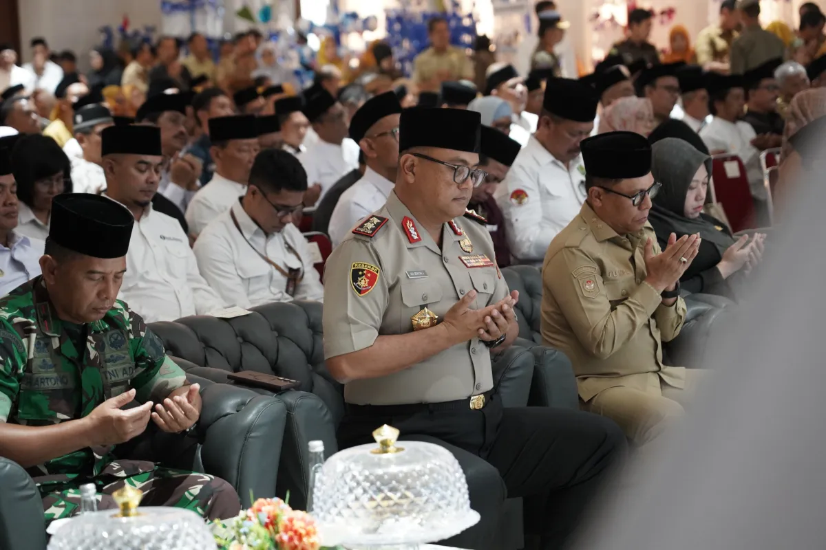 Momen Hangat Perayaan Maulid, Kapolda Bersama Pemda Komitmen Jaga Kedamaian Sulbar