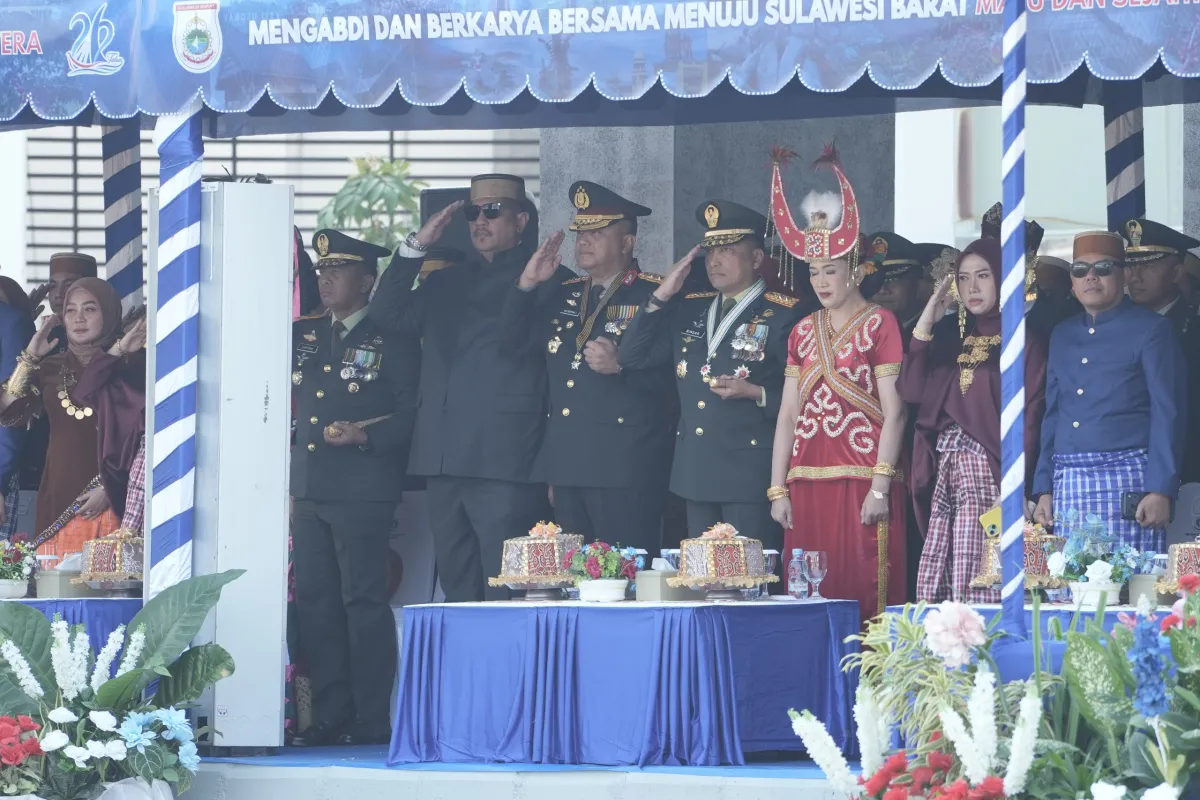 Kapolda Sulbar Hadiri Puncak Peringatan Hari Jadi Provinsi Sulawesi Barat ke-22