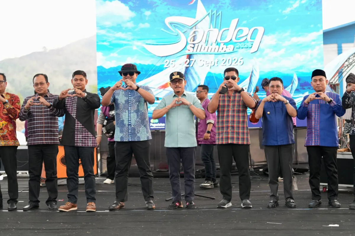 Kapolda Sulbar Hadiri Sandeq Silumba 2026, Gubernur: Ini Jati Diri Orang Mandar