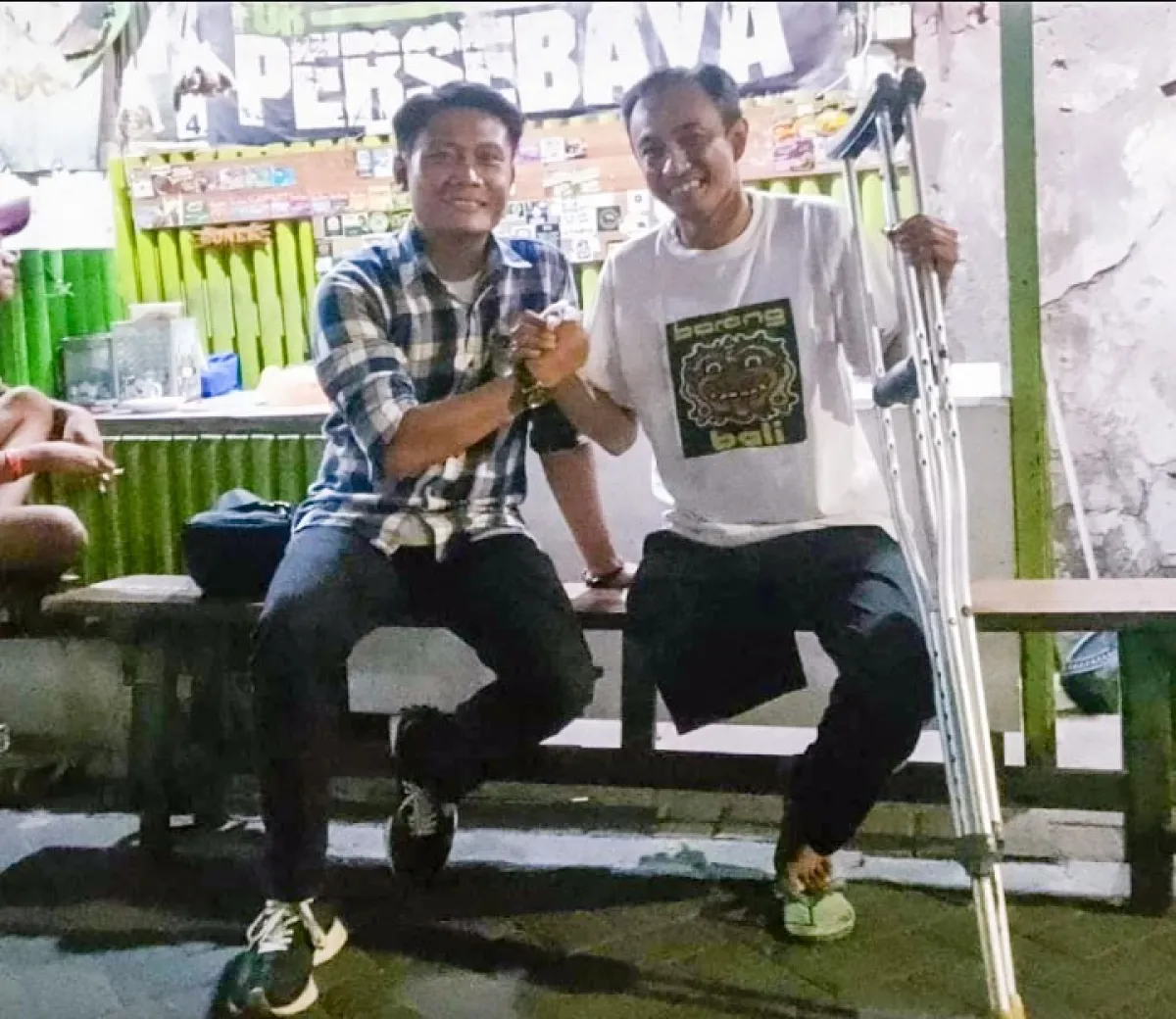 SURABAYA KOTA "SMART CITY" PALING MENGHIBUR: Ketika Aplikasi Pintar Butuh "Gedoran" Pemuda Kampung