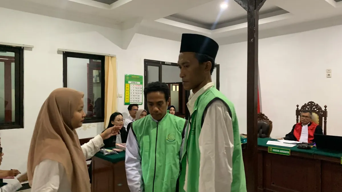 Bawa 25,4 Kg Sabu dalam Alphard, Dua Kurir Diadili