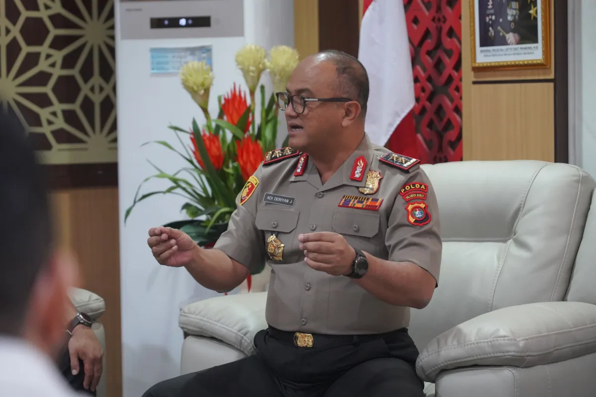 Kapolda Sulbar Berganti, Irjen Totok Suharyanto Lanjutkan Estafet Kepemimpinan Irjen Adi Deriyan