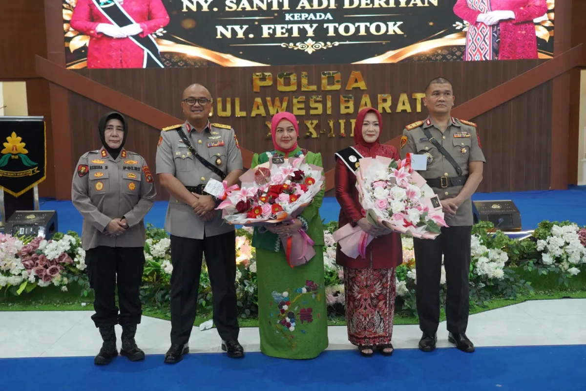 Serah Terima Ibu Asuh Polwan Polda Sulbar, Dari Kehangatan yang Berlalu ke Semangat yang Baru