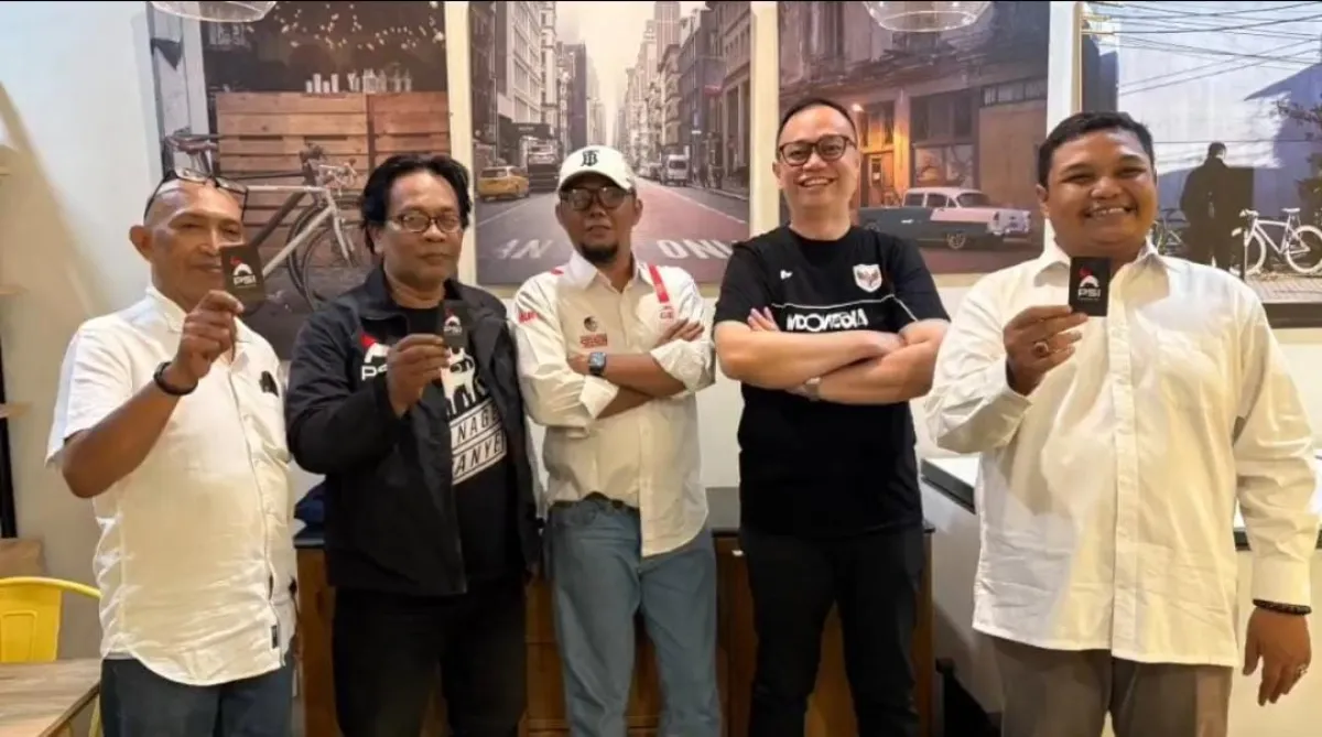 Achmad Hidayat hingga Eusebius Purwadi Terlihat Pegang Kartu PSI, Josiah Michael Belum Merespons