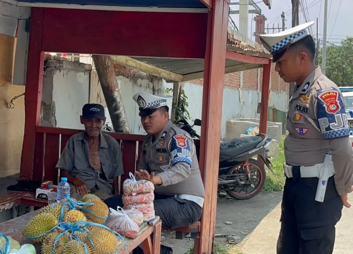Berburu Berkah, Polantas Polda Sulbar Kembali Tebar Kebaikan di Tengah Masyarakat