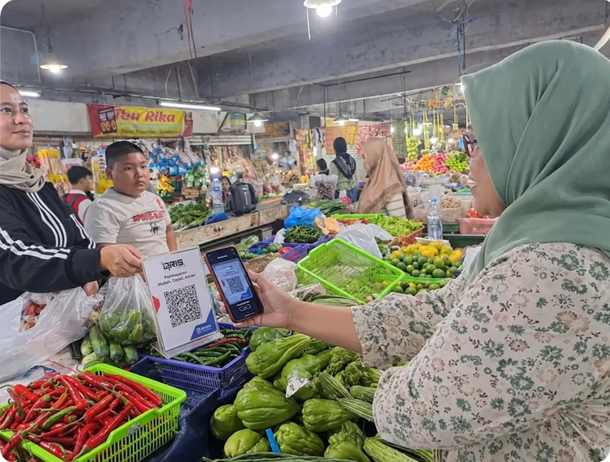 Dukung Digitalisasi Pasar Keputran, BRI Regional Office Surabaya Hadirkan Fasilitas WiFi untuk Permudah Transaksi QRIS