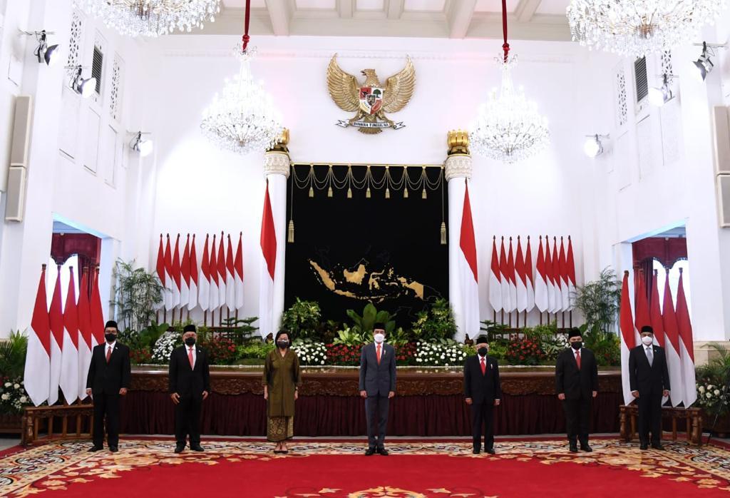 Presiden Jokowi melantik lima anggota Dewan Pengawas LPI.