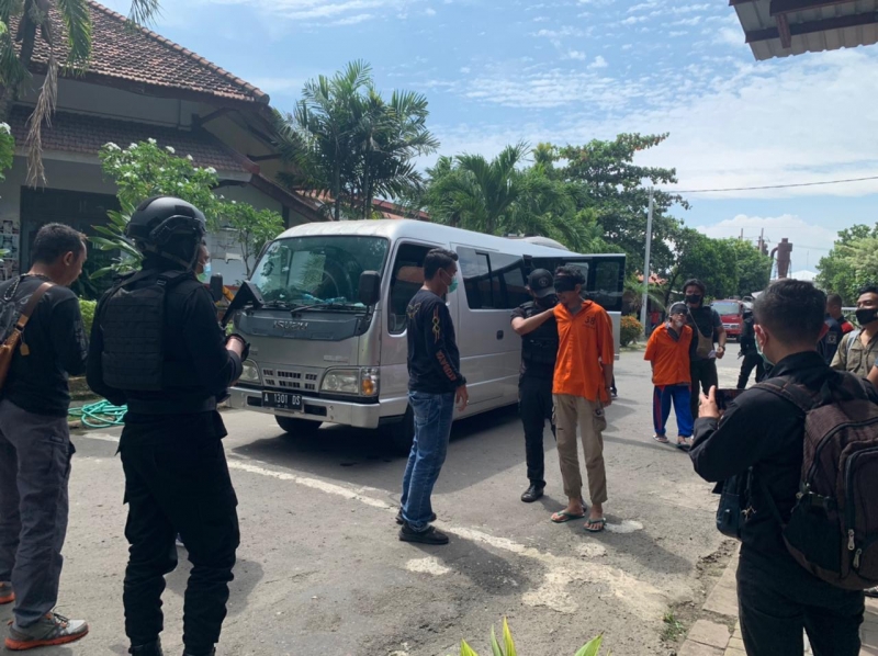 Sejumlah WBP kasus terorisme saat masuk ke Lapas di wilayah Jawa Timur. (Kemenkumham Jatim)