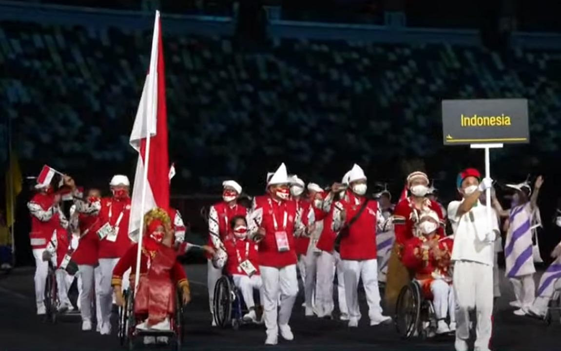 Kontingen Indonesia pada upacara pembukaan Paralimpiade Tokyo 2020, Selasa (24/8/2021) malam. (Kemenpora.go.id)