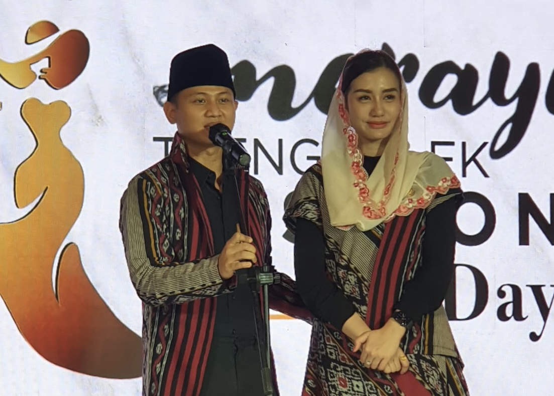 Mochamad Nur Arifin (Bupati Trenggalek) dan Novita Hardini Mochamad (Ketua Dekranasda Trenggalek)