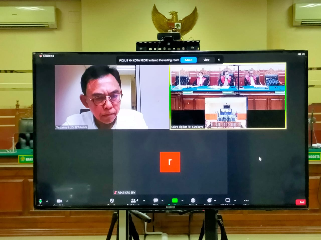 Terdakwa dugaan suap bantuan keuangan (BK) kabupaten Tulungagung, Budi Setiawan dituntut Tujuh tahun penjara oleh JPU dari KPK
