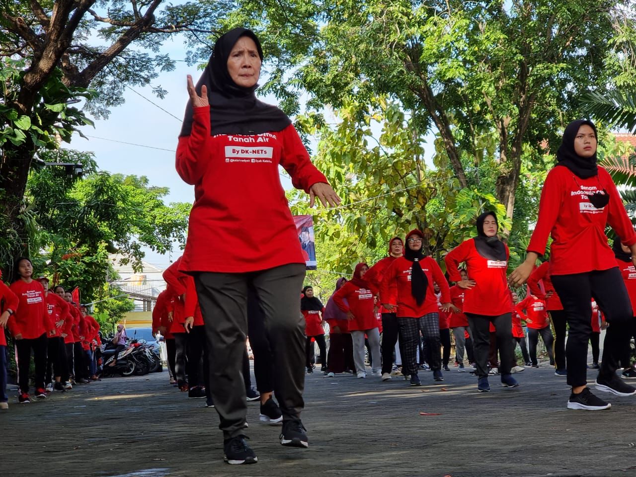 Senam SICITA bersama oleh kader PDI Perjuangan dan masyarakat umum