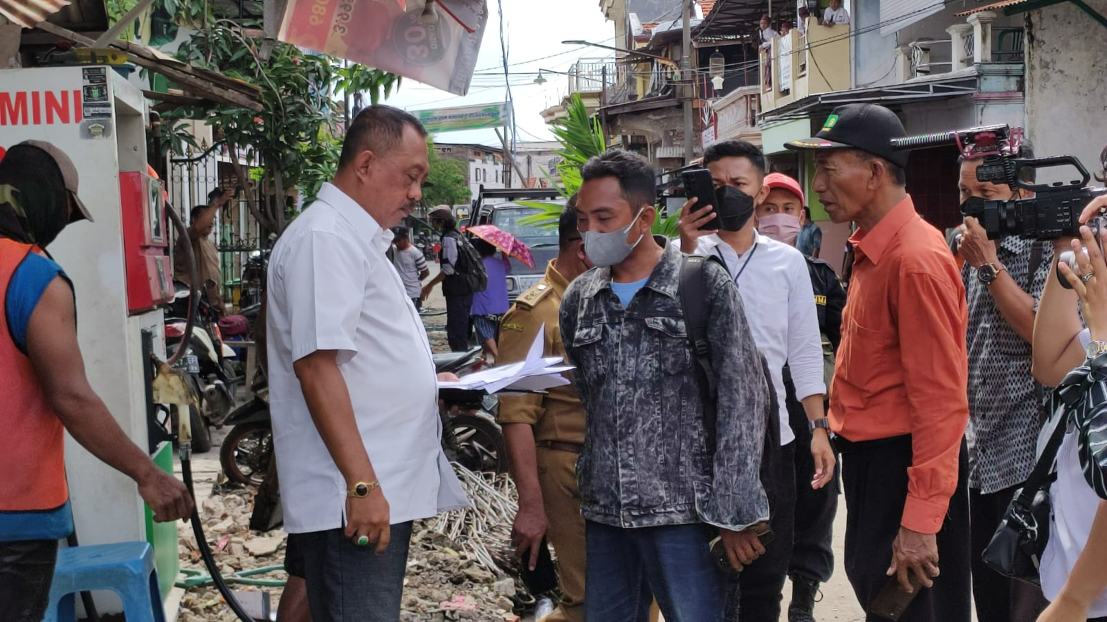 Wakil Walikota Surabaya Armuji turun mengecek kondisi pekerjaan Saluran Box Culvert di Wonokusumo pada senin (13/6) siang