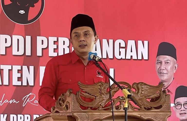 Wakil Ketua DPD PDIP Jatim Bidang Pemenangan Pemilu, Deni Wicaksono