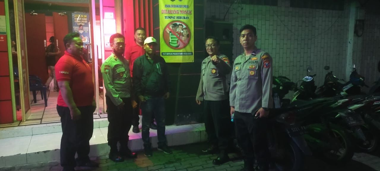 Sat Intel Polrestabes Surabaya minta RHU memasang spanduk imbauan dan larangan bagi anak dibawah umur untuk tidak masuk