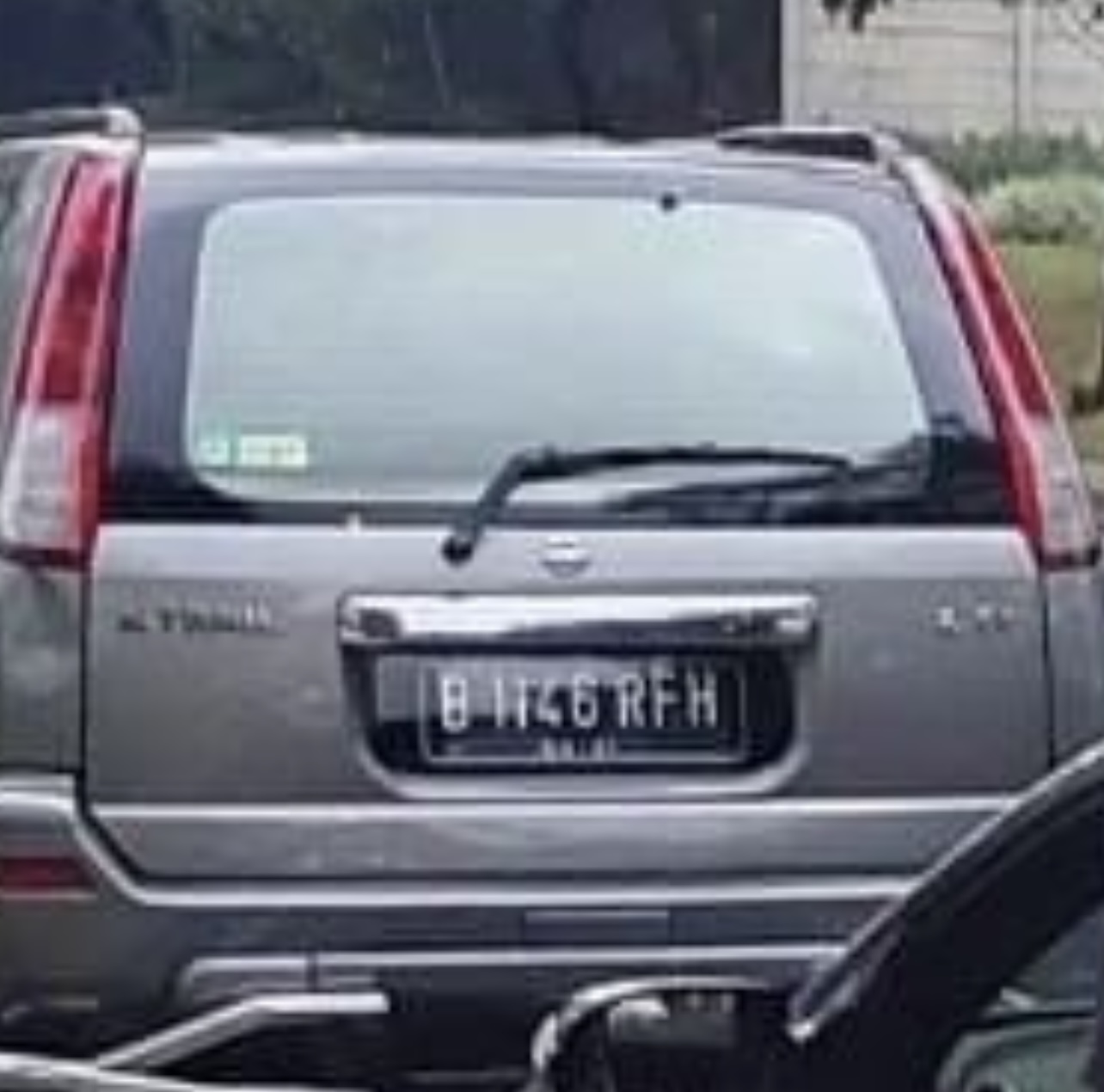 Plat nomor B 1146 RFH yang digunakan mobil pelaku penganiayaan