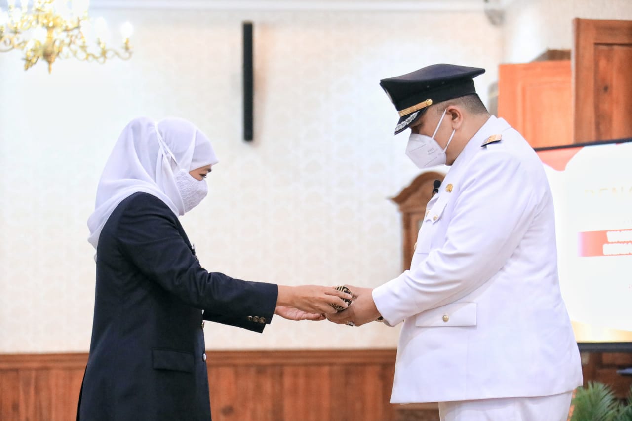 Whisnu Sakti Buana saat dilantik sebagai Walikota Surabaya definitif, Kamis (11/2/2021) 