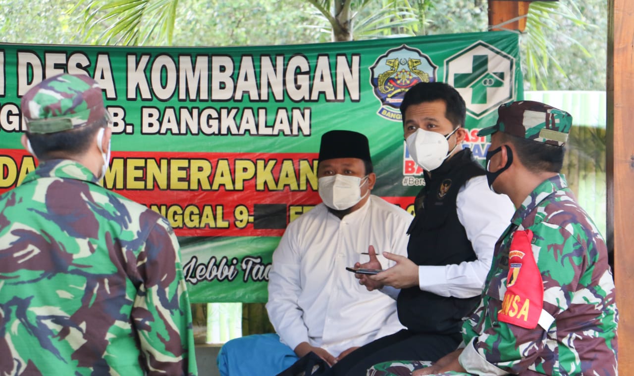 Wakil Gubernur Jawa Timur, Emil Elistianto Dardak saat melakukan koordinasi