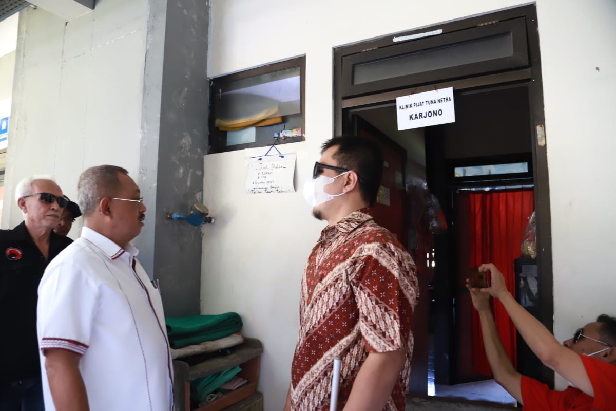 Wakil Walikota Surabaya mendatangi Kediaman Karjono pada selasa (25/10) pagi