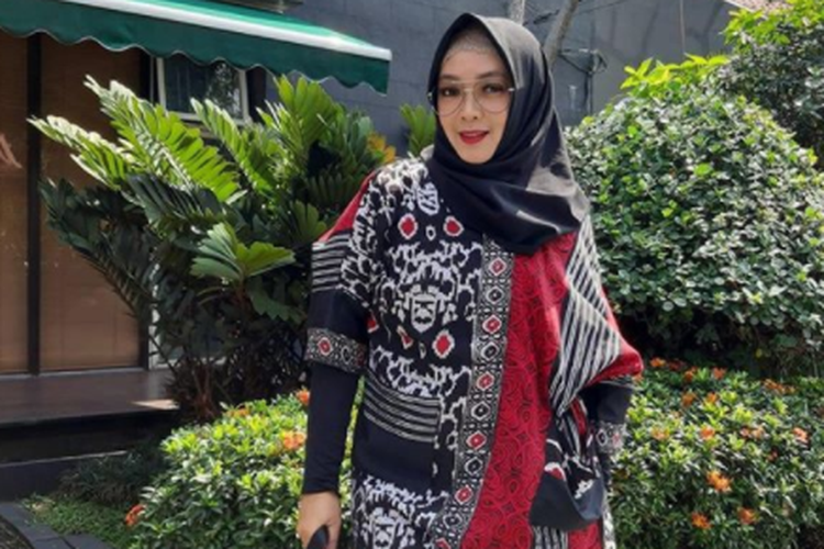 Instagram @rinagunawan28