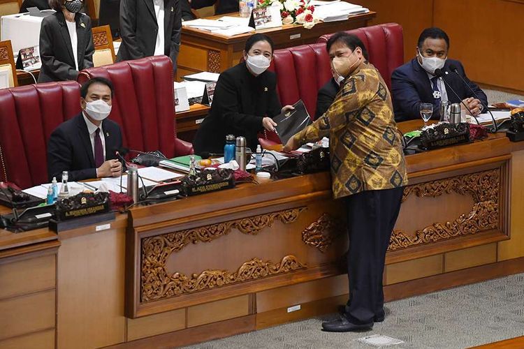 sidang penepatan UU Omnimbus Law