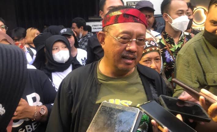 Wakil Walikota Surabaya Armuji mengajak agar segenap elemen warga kota Surabaya untuk benar - benar menghayati nilai luhur Pancasila sebagai benteng karakter di era kekinian