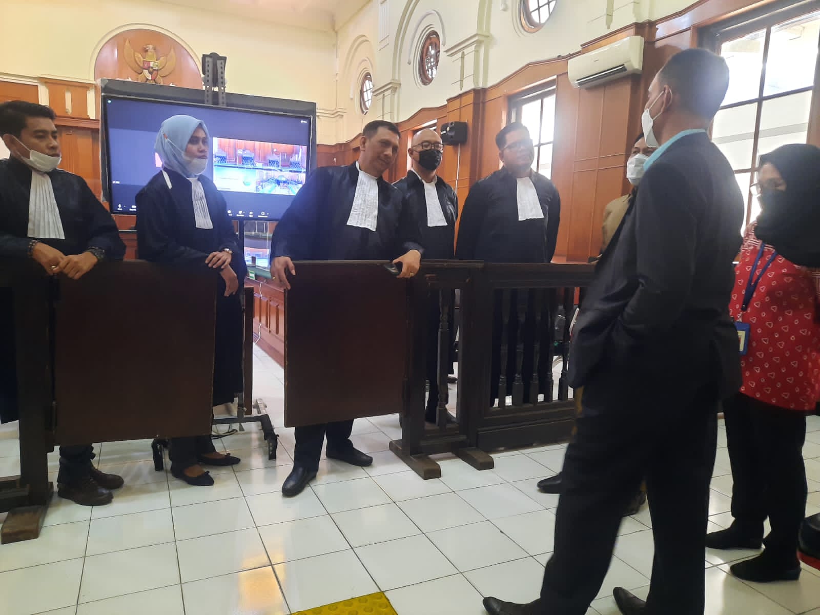 Proses persidangan Moch Subechi Azal Tsani (MSAT) alias Bechi di Pengadilan Negeri Surabaya mendapatkan pemantauan dari Komisi Yudisial (KY)