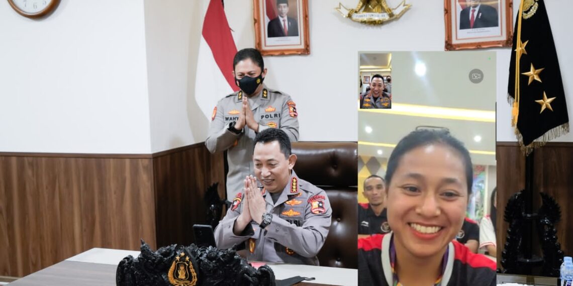 Kapolri Jenderal Listyo Sigit Prabowo menyampaikan ucapan selamat kepada para Atlet sepeda Indonesia atas raihan medali emas dan perak di ajang Sea Games Vietnam