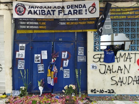 Salah satu pintu stadion Kanjuruhan