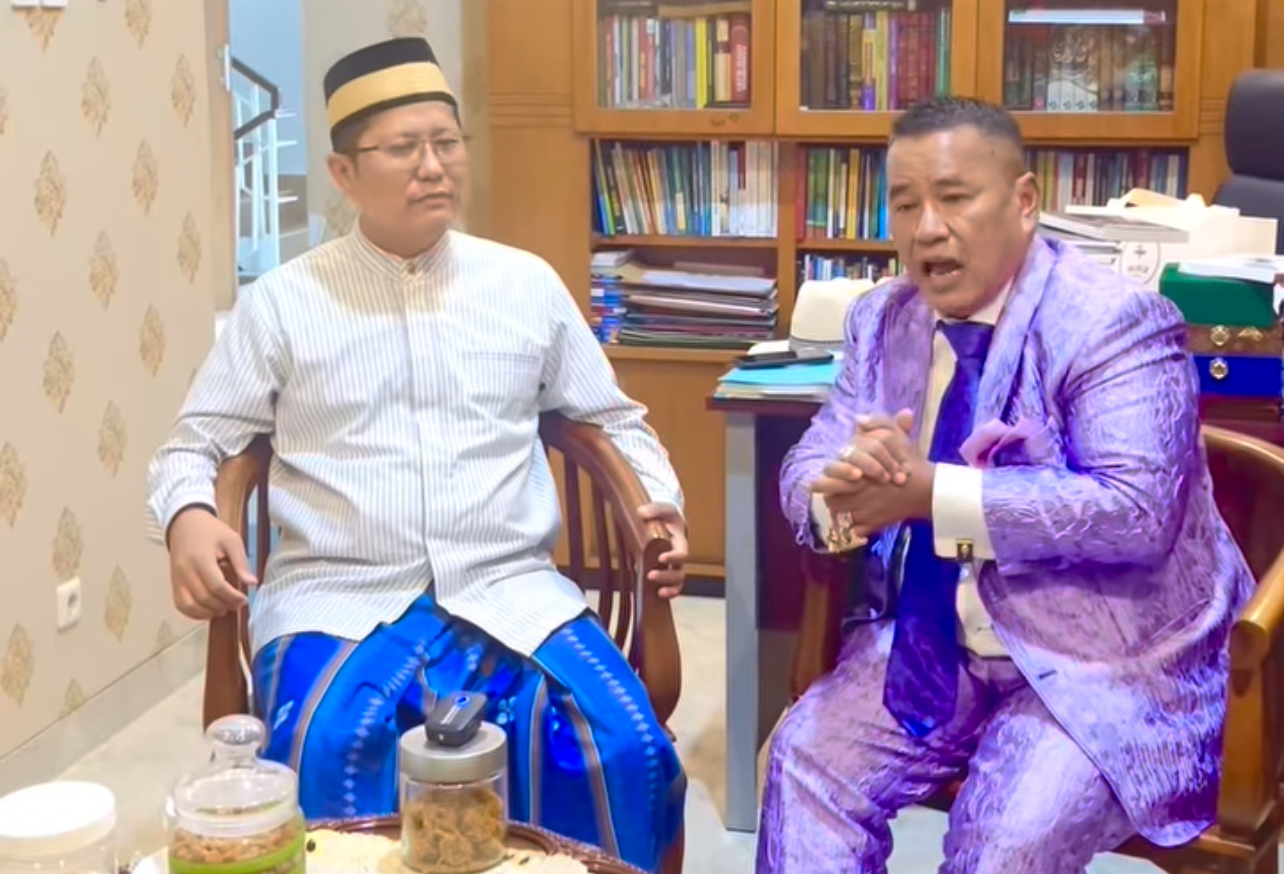 Ketua MUI Bidang Dakwah dan Ukhuwah yang juga Rais Suriah PBNU, KH Cholil Nafis ditemui oleh Pengacara Hotman Paris selaku salah satu pemegang saham Holywings