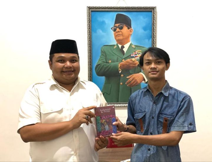 Achmad Hidayat bersama Galang Satria salah seorang Kader GMNI surabaya yang juga tengah melakukan penelitian terkait dengan “Strategi Pemenangan Eri Cahyadi - Armuji dalam Pilkada 2020”