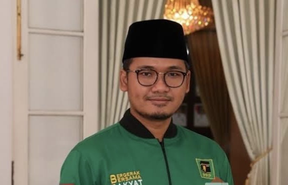 Ra. Abdul Latif Amin Imron (Bupati Bangkalan) Sekaligus ketua DPC PPP Kabupaten Bangkalan. 