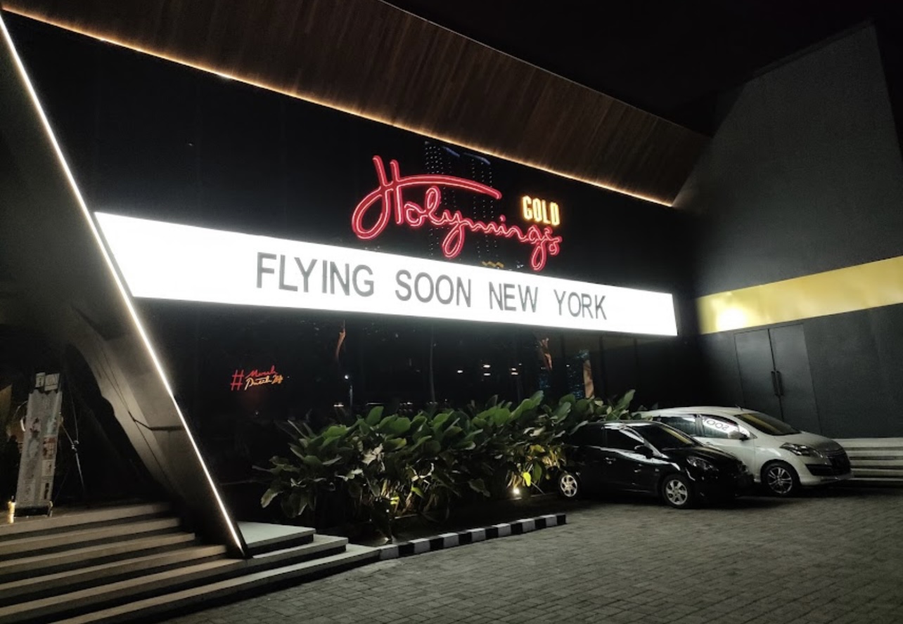 Outlet Holywings Gold di Surabaya