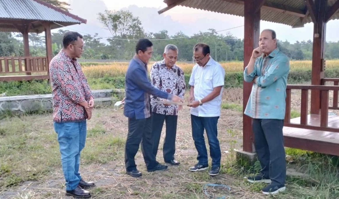 Boy Rafli melakukan kunjungan mendadak peninjauan lokasi Warung (Wadah Akur Rukun Usaha Nurani Gelorakan) NKRI