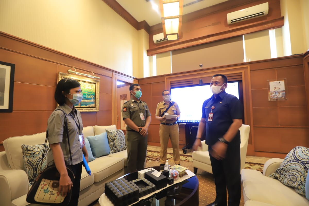 Assesmen di lingkungan kantor Provinsi Jawa Timur oleh Satgas Covid -19 yang di pantau langsung oleh Sekretaris Daerah Provinsi Jawa Timur, Heru Tjahjono.