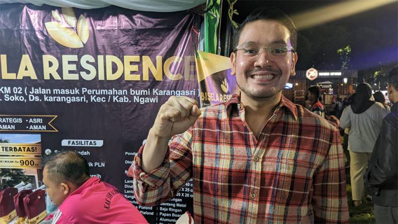 Anggota Komisi IV DPRD Ngawi, Feligia Agit mengapresiasi acara pasar rakyat di Alun-alun Merdeka