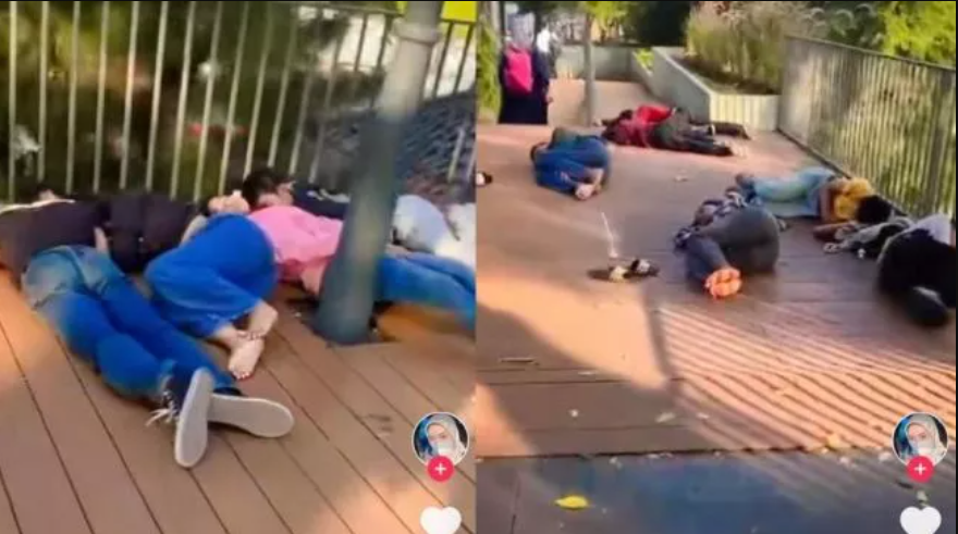 Para remaja tidur di jembatan dampak fenomena Citayam Fashion Week