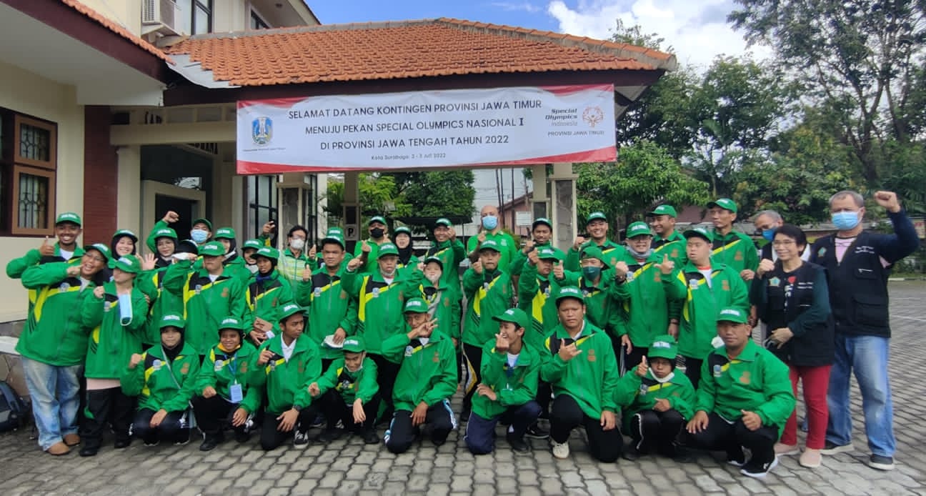 Kontingen Special Olymipics Indonesia (SOIna) untuk mengikuti Pekan Special Olympics Nasional (PeSONas) I