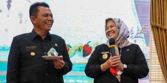 Gubernur Kepulauan Riau Ansar Ahmad dan Wakil Gubernur Kepulauan Riau Marlin Agustina