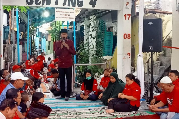 Ketua DPC PDIP Surabaya, Adi Sutarwijono