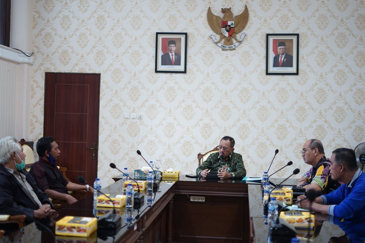 Wakil Walikota Surabaya Armuji memberikan pembinaan secara langsung agar masyarakat memiliki kesadaran