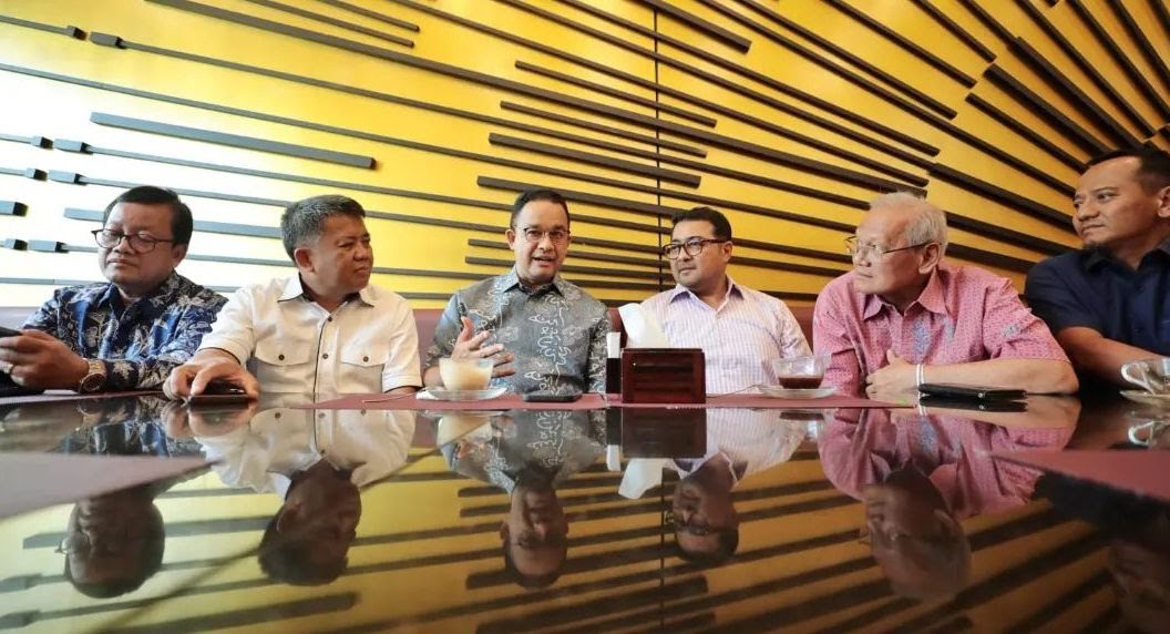 Anies Baswedan saat bertemu dengan relawan Koalisi Perubahan di Jakarta