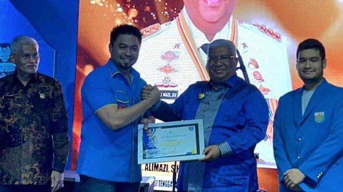 Acara KNPI Awards juga mengumumkan beberapa tokoh salah satunya Gubernur Sulawesi Tenggara, H Ali Mazi SH, sebagai nominator Tokoh Inspiratif Pembangunan Daerah Provinsi Sulawesi Tenggara Tahun 2022. 